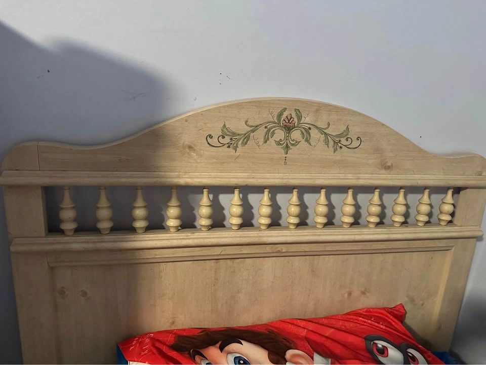 Set of 2 Twin Wooden Bed Frames with Floral Stencil - photo 2