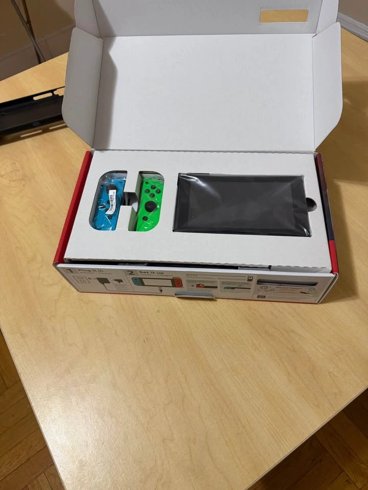 Nintendo Switch V2 with Box + Super Mario 3D All Stars - photo 2