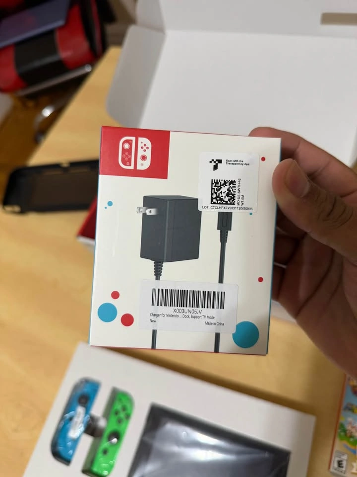 Nintendo Switch V2 with Box + Super Mario 3D All Stars - photo 4