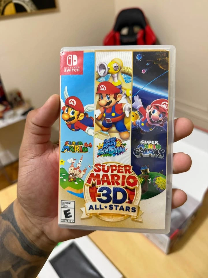 Nintendo Switch V2 with Box + Super Mario 3D All Stars - photo 5