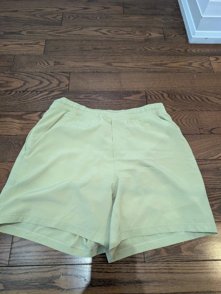 Lululemon shorts with white liner, mens small