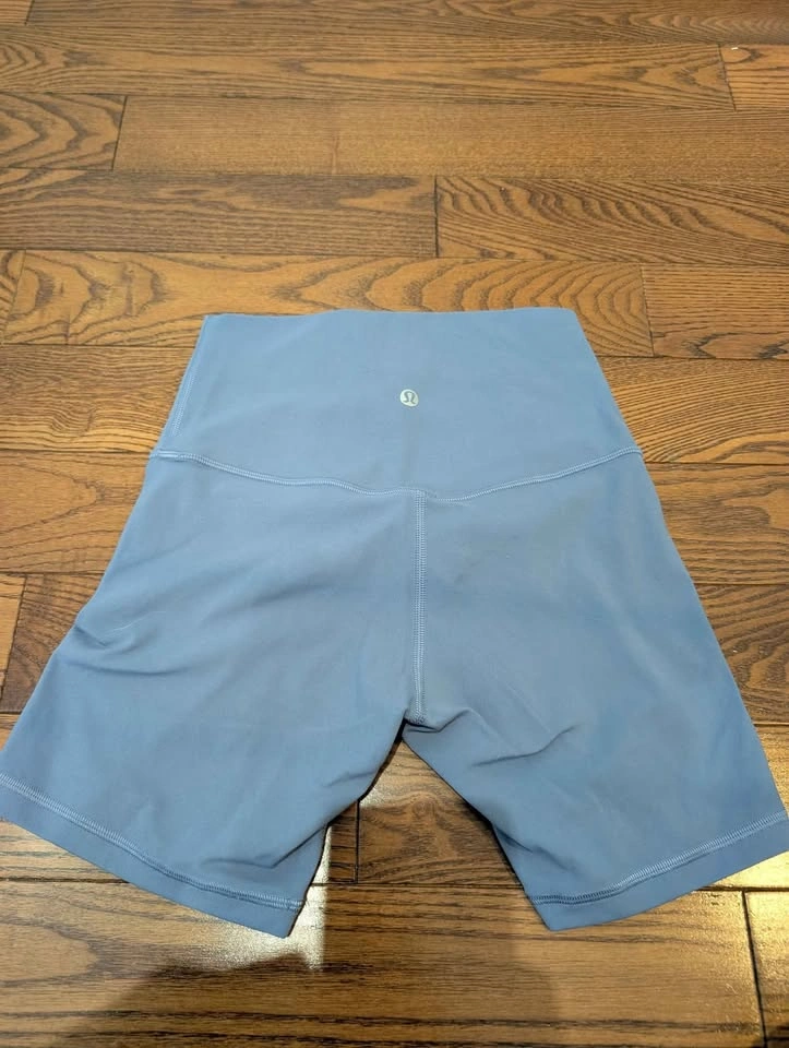 Lululemon shorts size 4