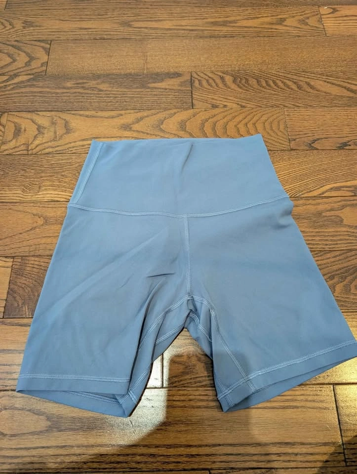 Lululemon shorts size 4 - photo 2