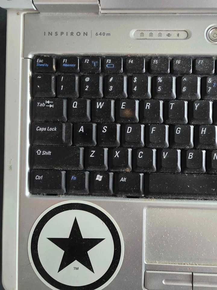 Dell Inspiron 640m Laptop - photo 2