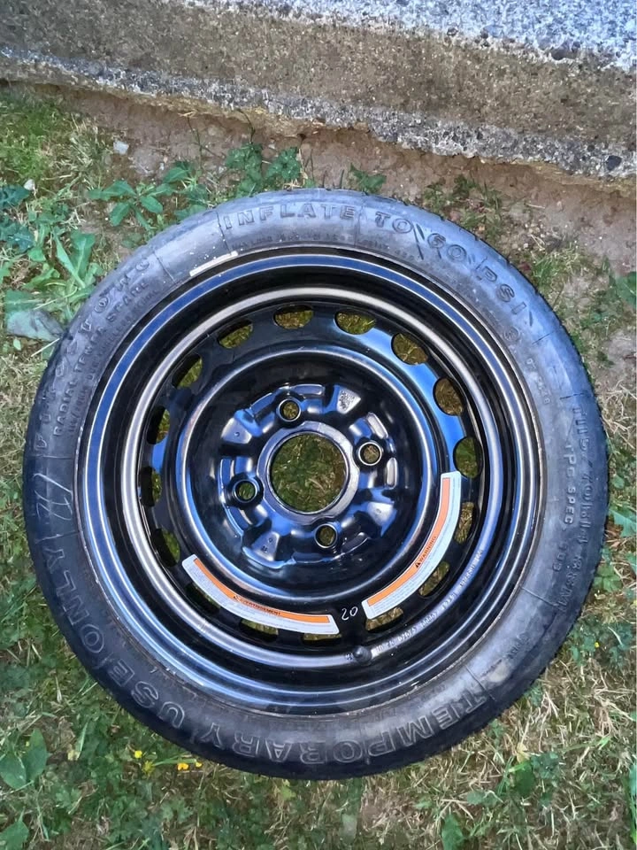 Michelin HydroEdge Tires + Spare on 4-Lug Steel Rims 185/65R14 - photo 3