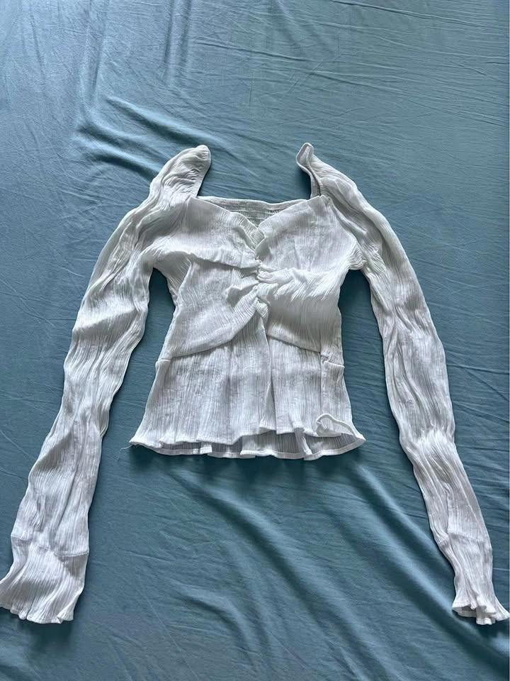 Long sleeve summer white top (size xs/s)