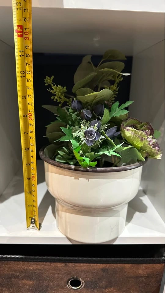 Artificial flowers with a vase - photo 2
