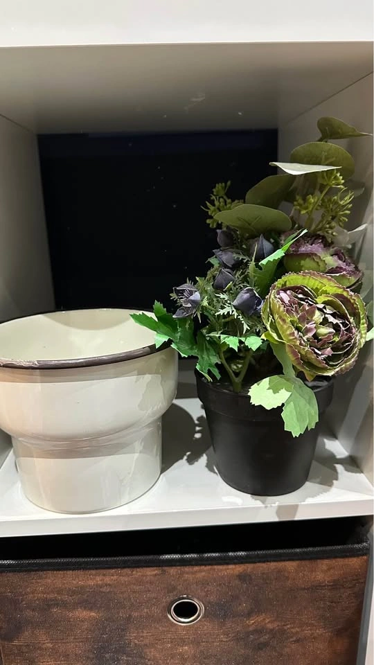 Artificial flowers with a vase - photo 3