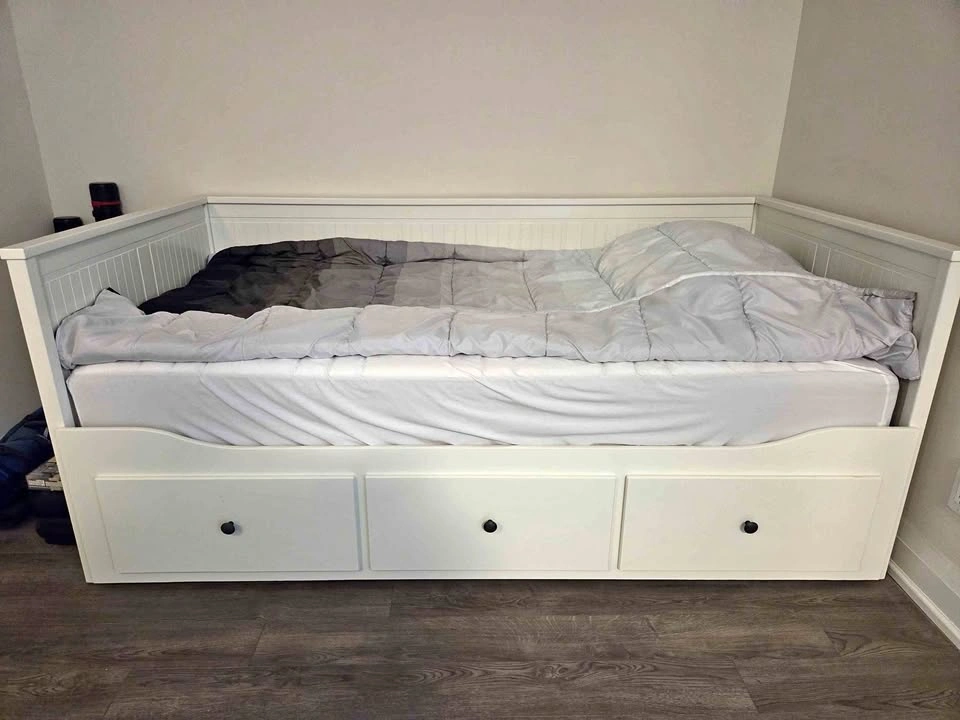 IKEA HEMNES Daybed Frame with 3 Drawers