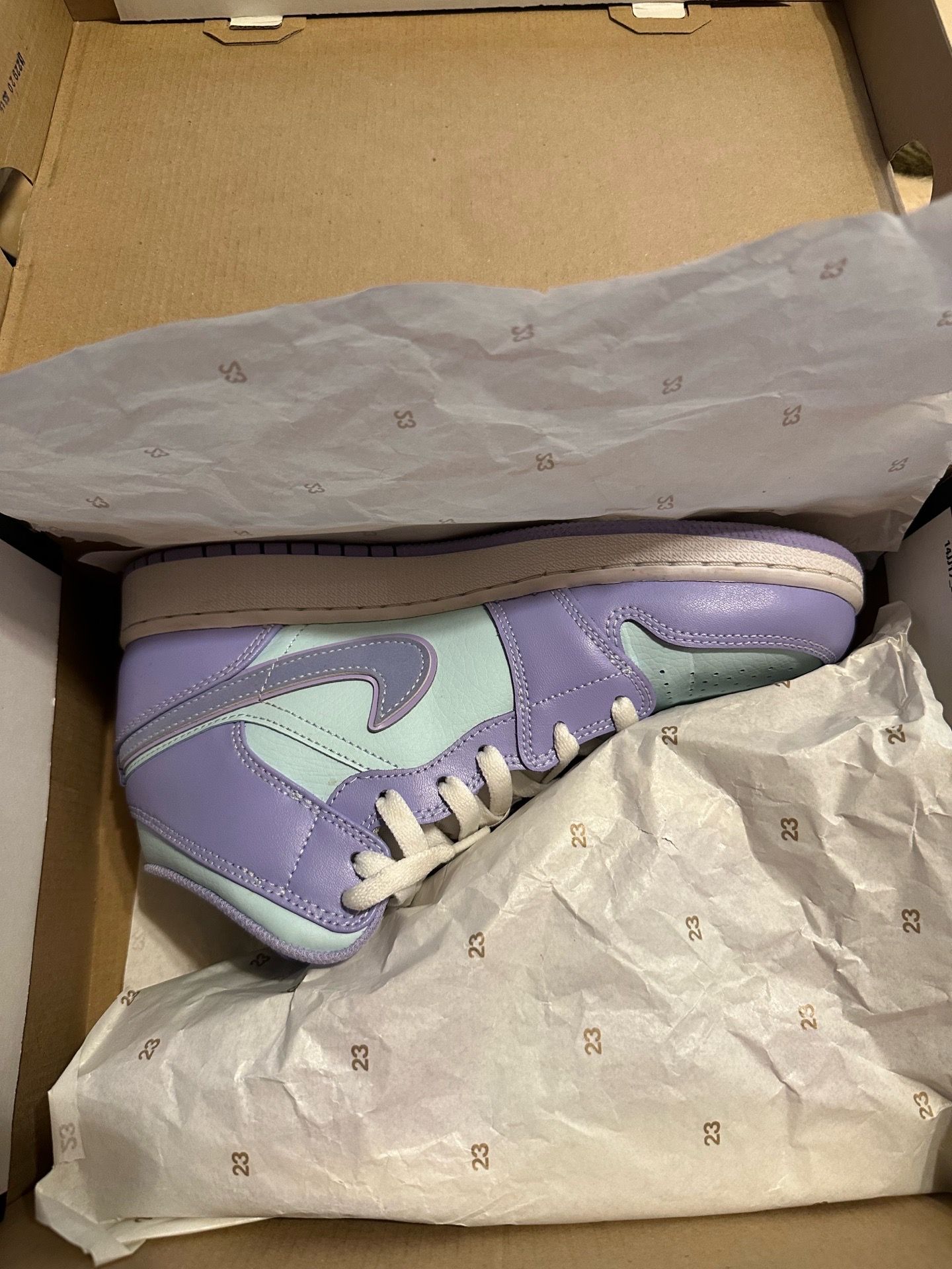 Air Jordan 1 Mid "Purple Pulse"
