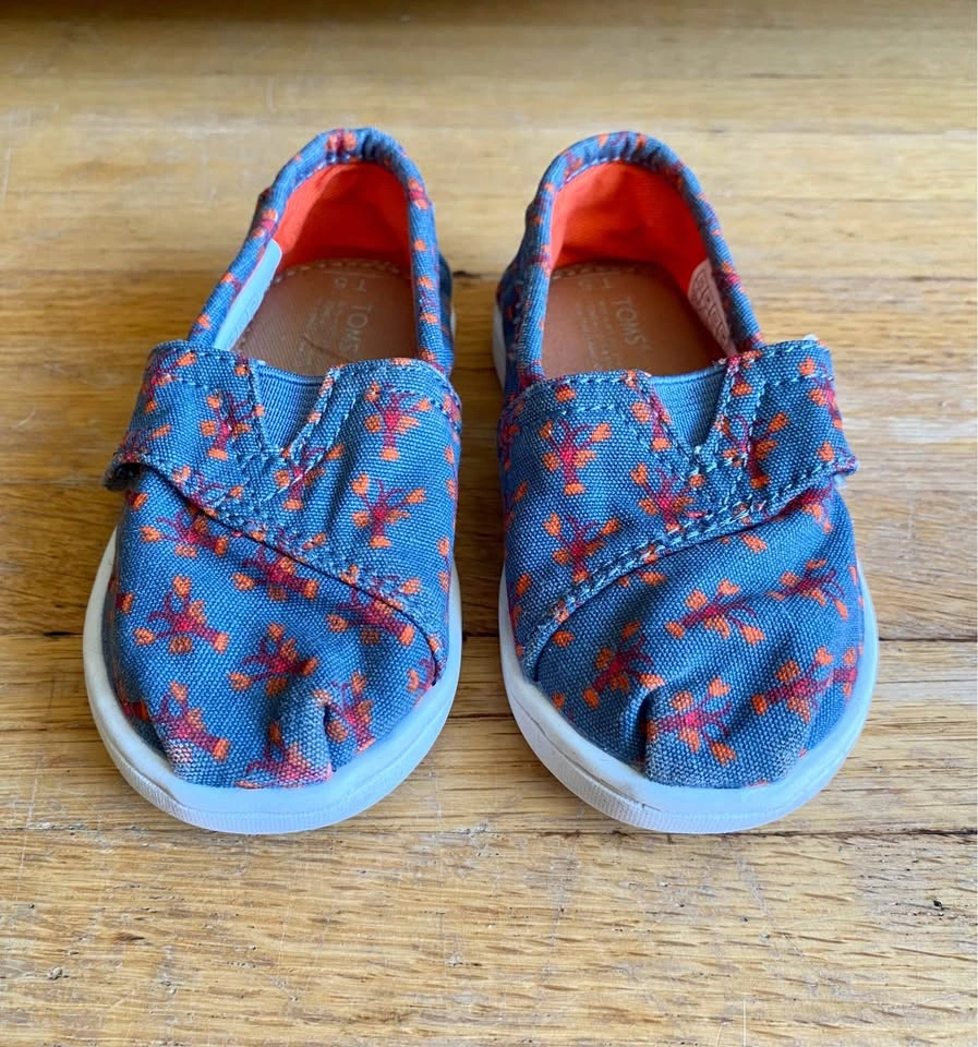 Toms classic blue lobster shoes size 5T - photo 2