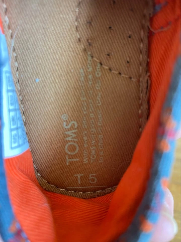 Toms classic blue lobster shoes size 5T - photo 4