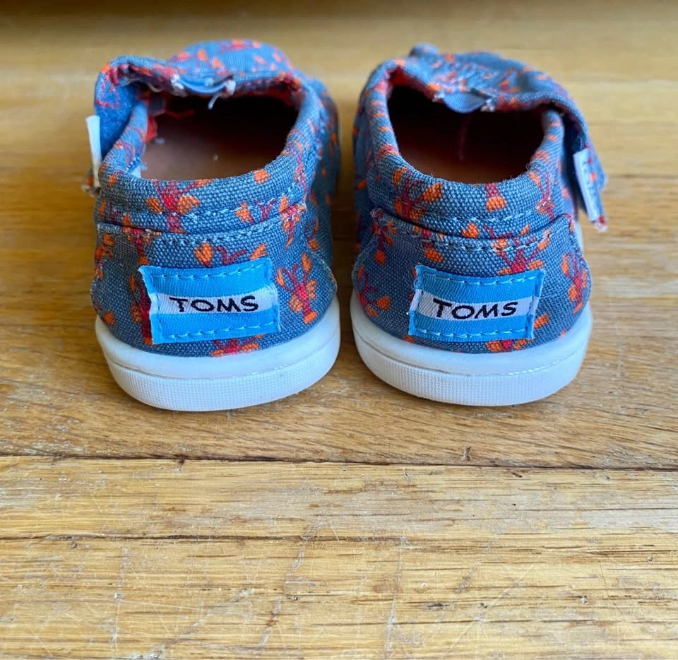 Toms classic blue lobster shoes size 5T - photo 5