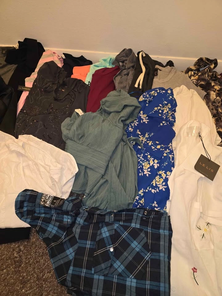 41 piece bundle size Large Womans Clothes - photo 4