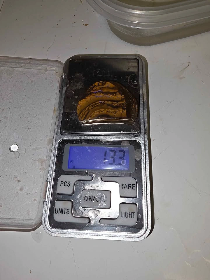 13 grams Koriot Boulder Opal slab - photo 2