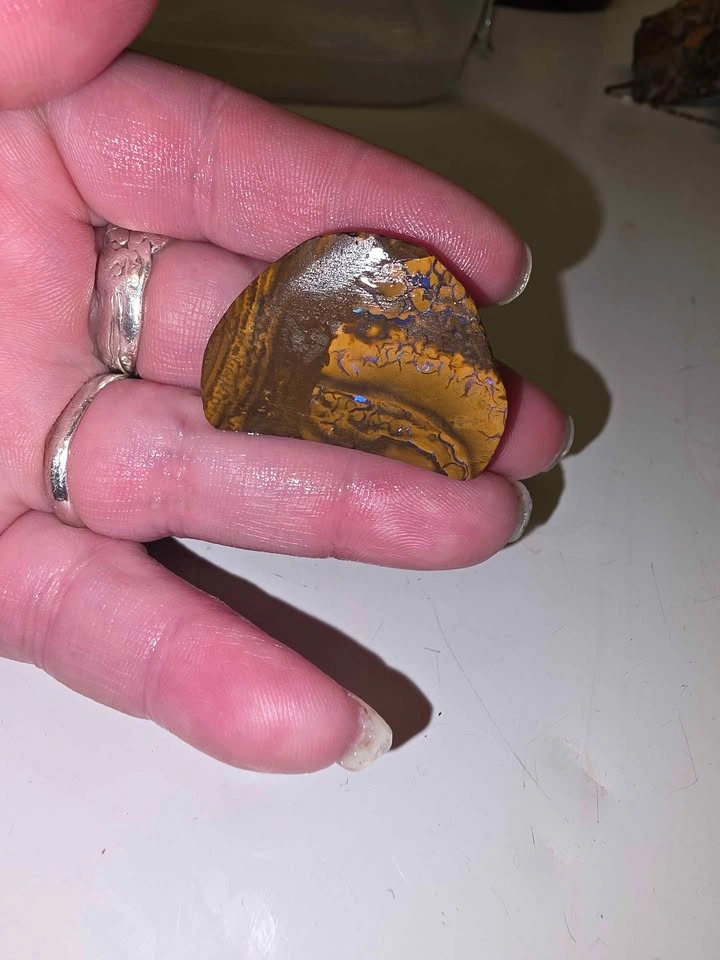 13 grams Koriot Boulder Opal slab - photo 5