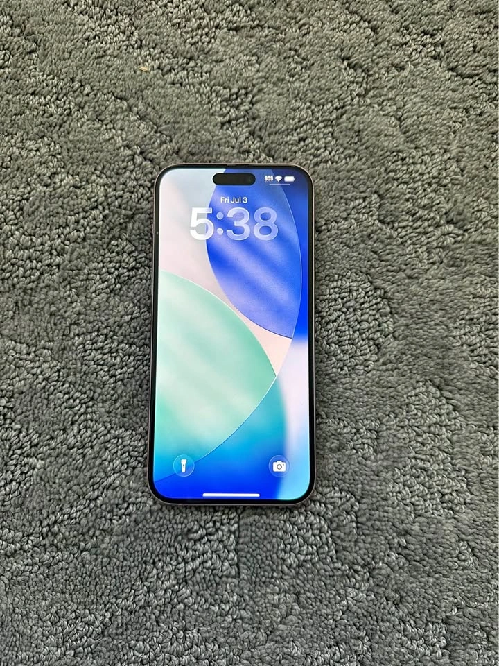 iPhone 15 plus pink