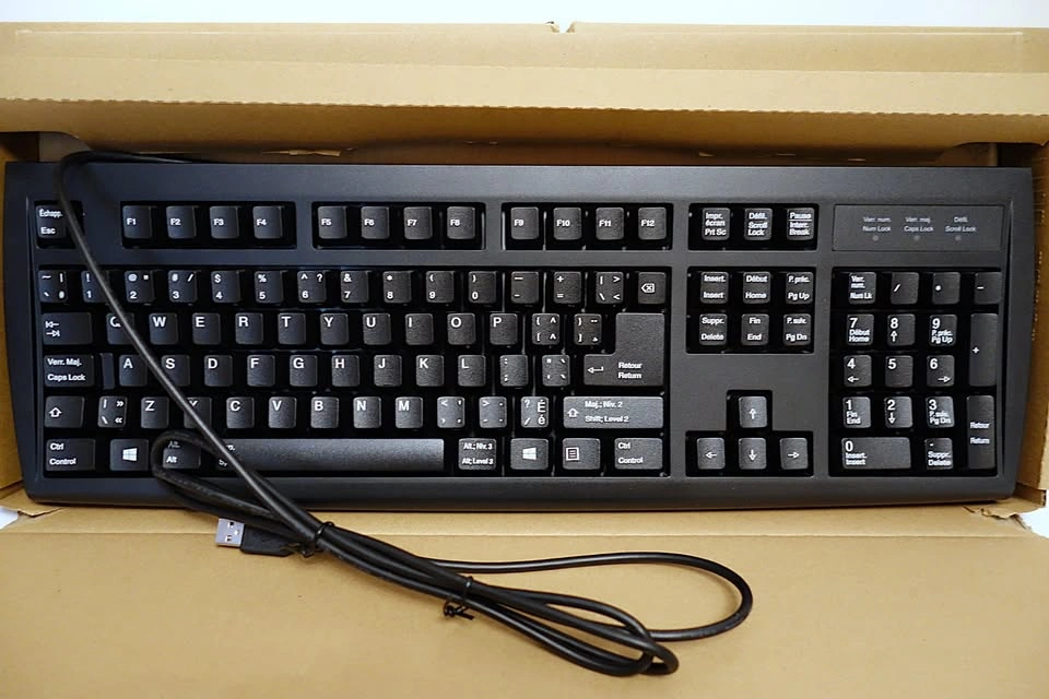 Lot of 4 Solidus Canadian Bilingual Wired Keyboards - photo 5