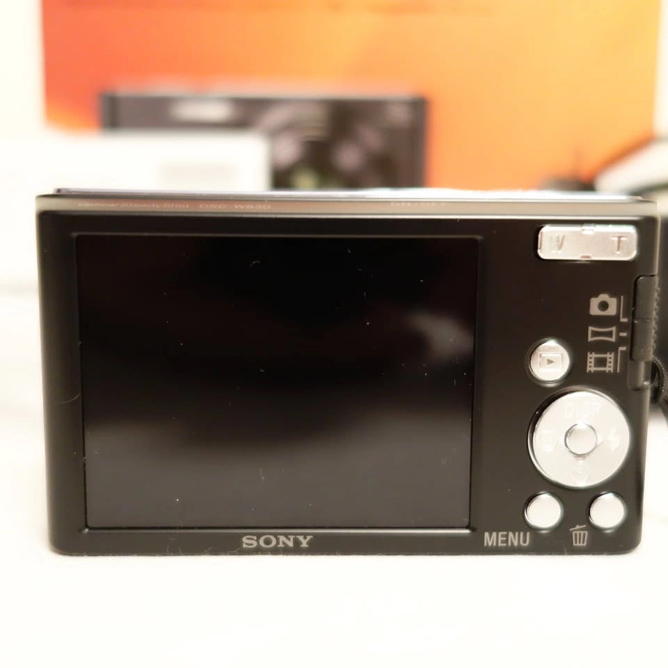 Sony Cyber-shot DSC-W830 20MP 8X Optical Zoom Digital Camera - photo 3