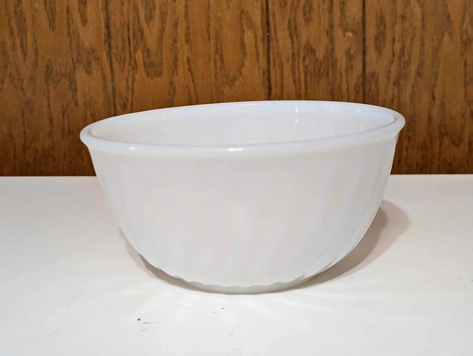 Anchor Hocking Fire-King Milk Glass Swirl Mixing Bowl