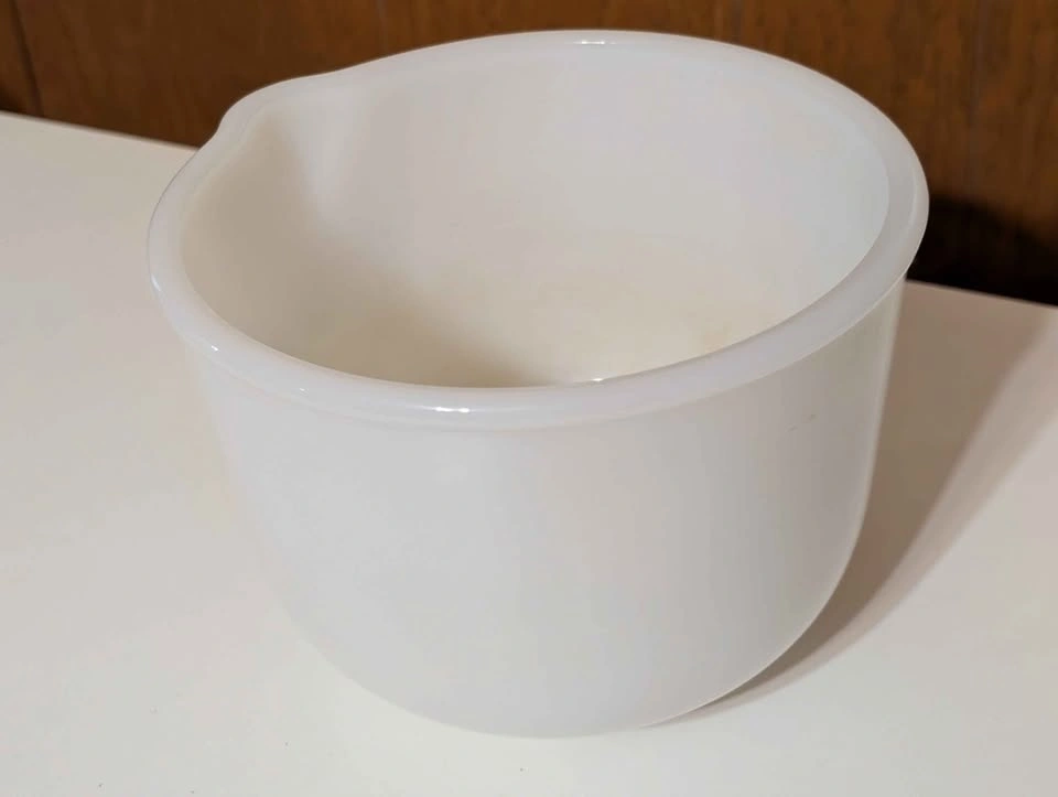 Vintage Sunbeam Milk Glass Mixing Bowls - Set of 2 - photo 2