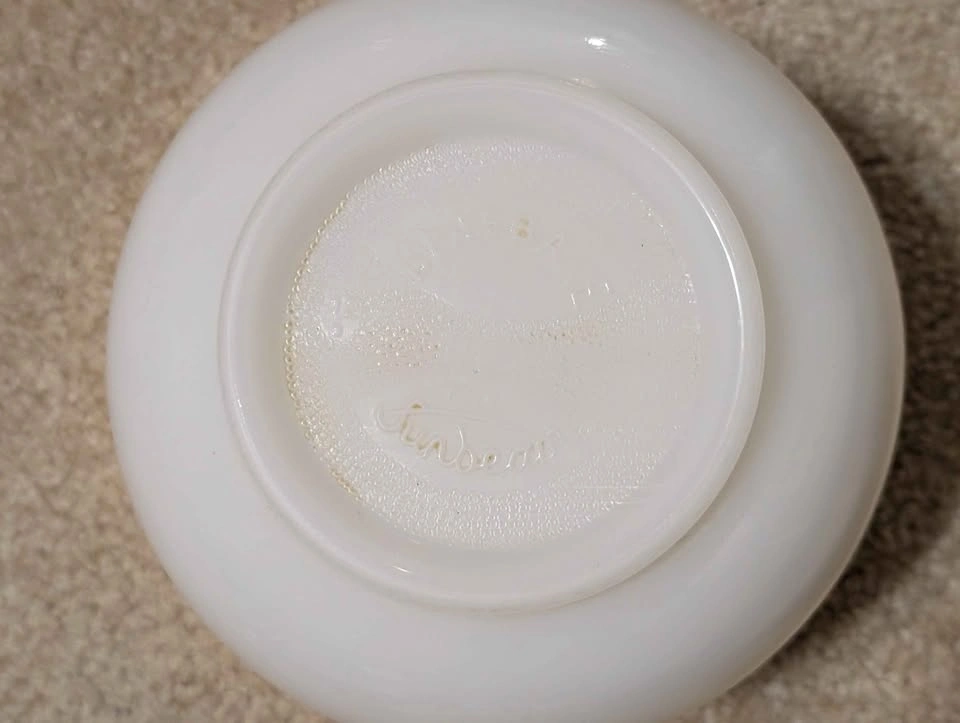Vintage Sunbeam Milk Glass Mixing Bowls - Set of 2 - photo 4