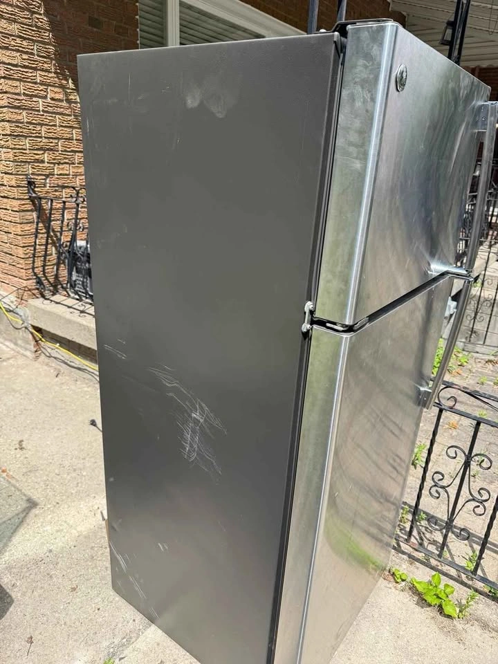 GE Fridge Stainless Steel 17.5 cuft - photo 3