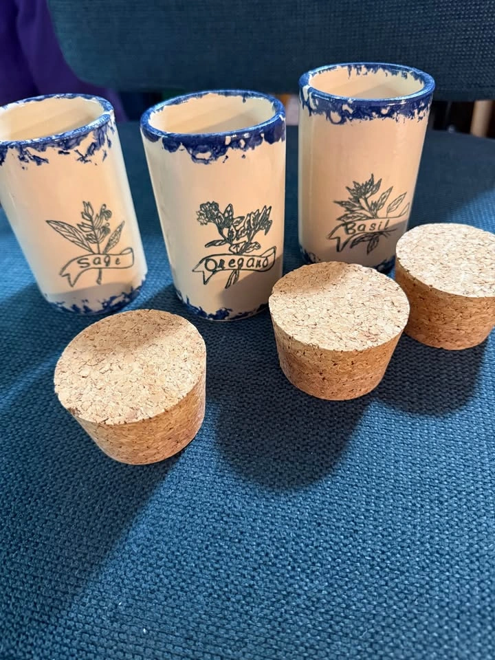 Vintage Brothers Potteries hand-painted Herb Canisters - photo 3