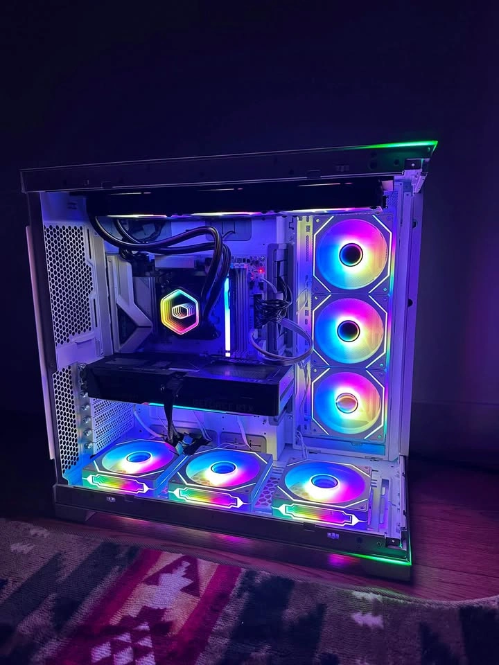 Black & White Gaming PC – RTX 5070 | Ryzen 5 9600X - photo 2