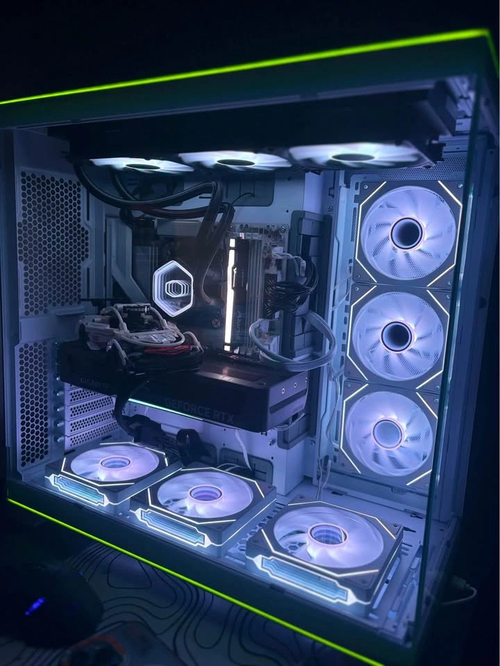 Brand New RTX 5070 Gaming PC - photo 3
