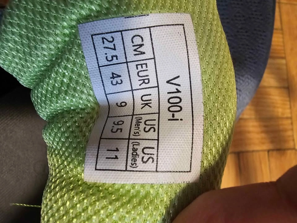 Yonex V100-i Badminton Shoes - photo 2