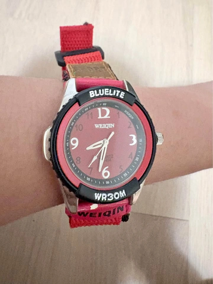 WEIQIN BLUELITE Sport Watch