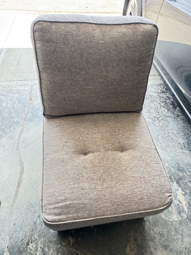 Clean Fabric Couch – Excellent Condition – $10 - photo 3