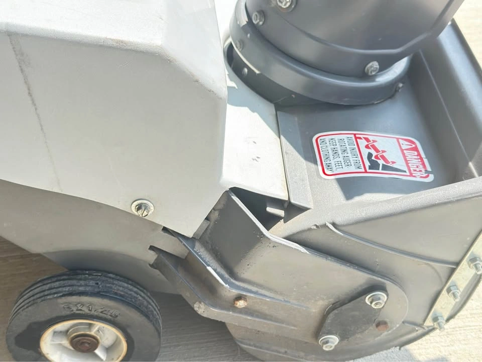 Craftsman 20” gas snowblower - photo 3