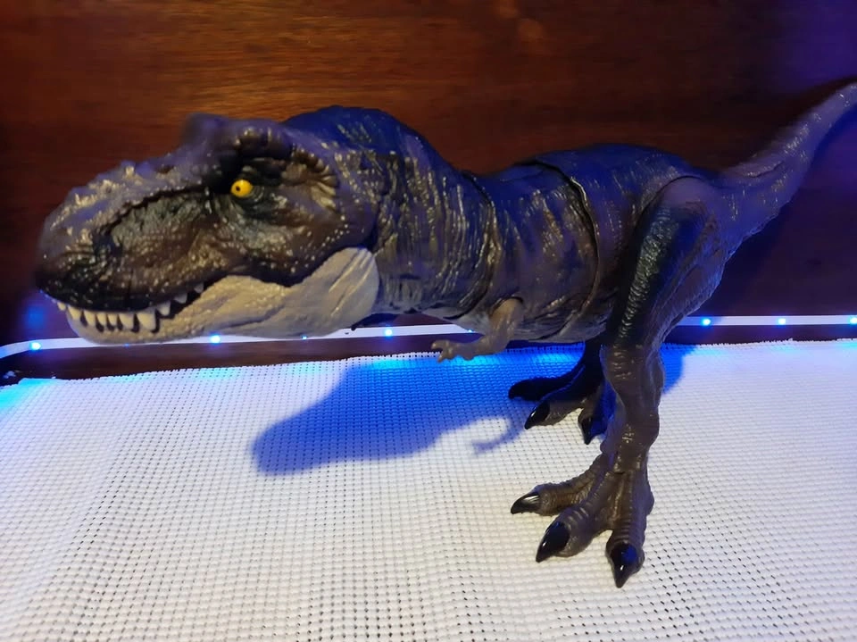 Jurassic World Thrash N Devour Tyrannosaurus Rex