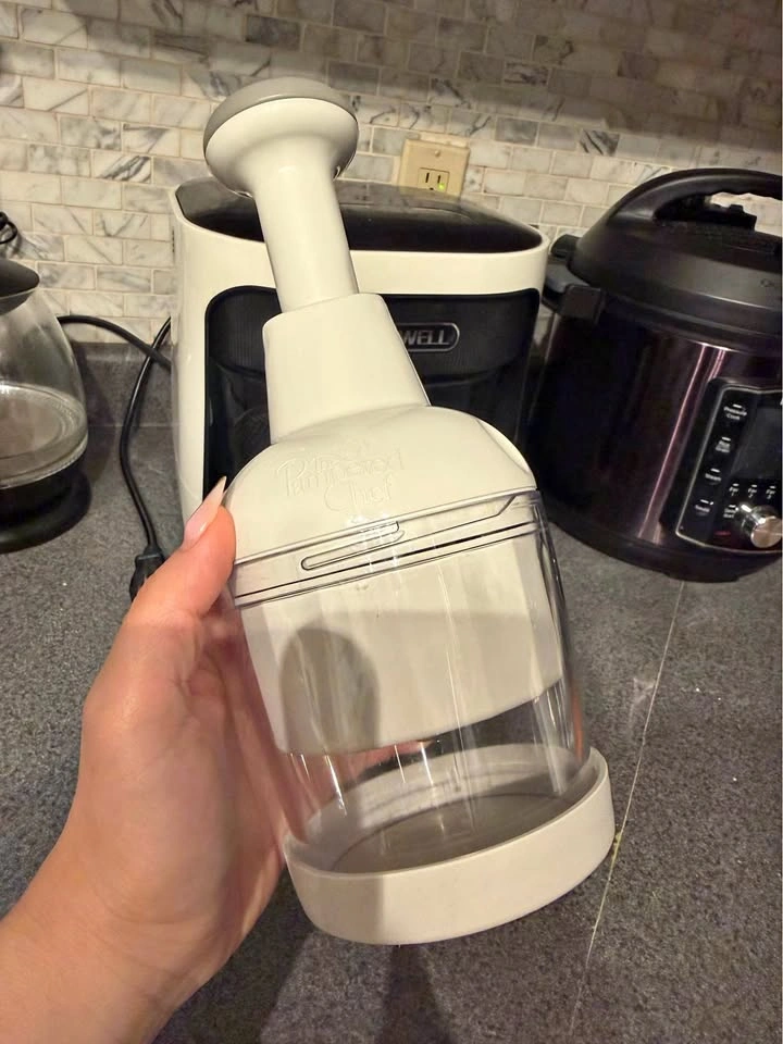 Food Chopper (Almost New)