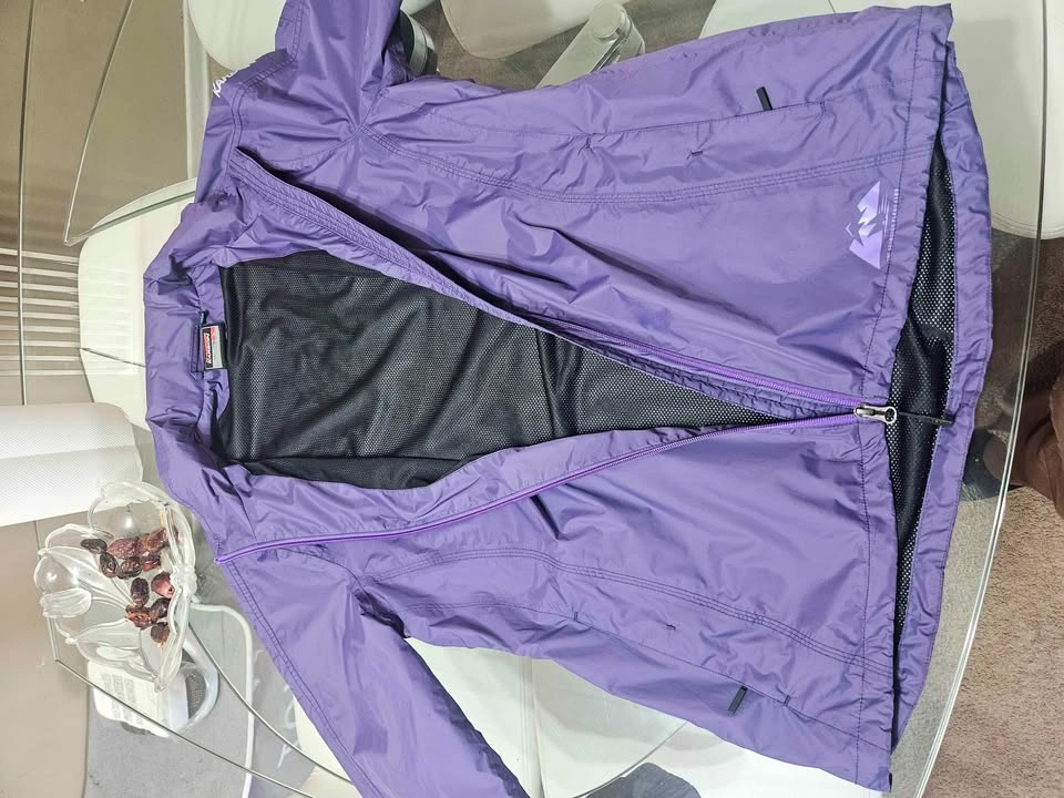 BRAND NEW Karbon Lightweight Jacket - Size L - photo 2