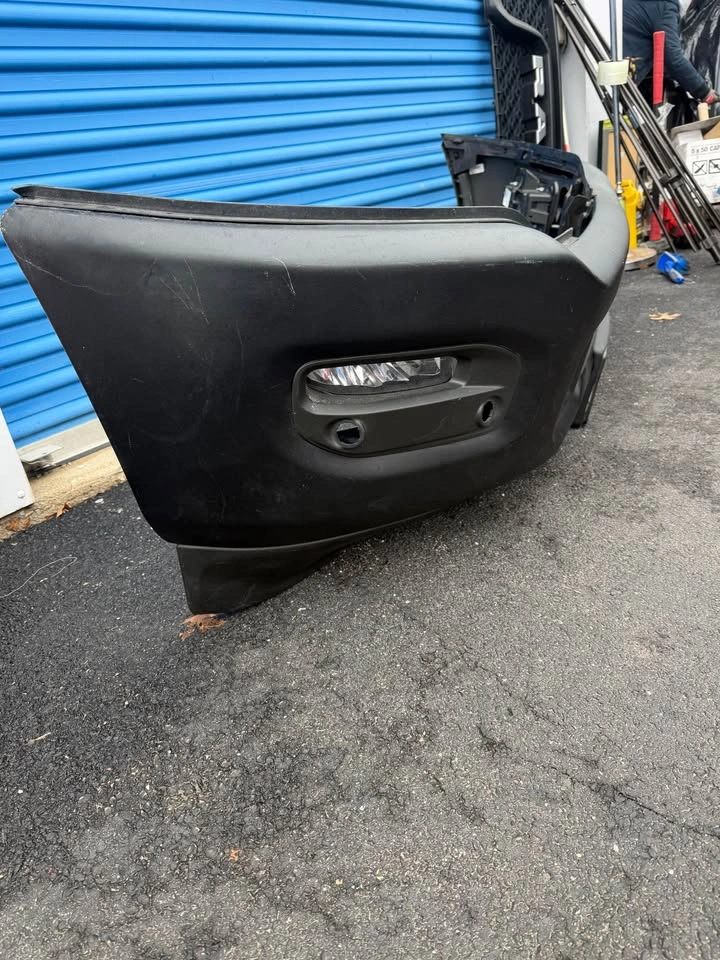 2021 Ram 2500 front bumper - photo 3