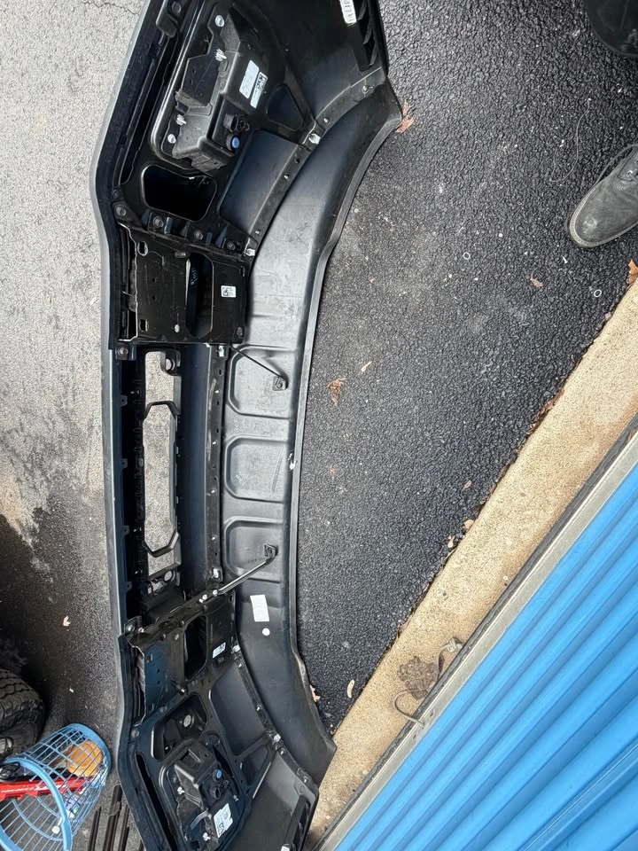 2021 Ram 2500 front bumper - photo 4