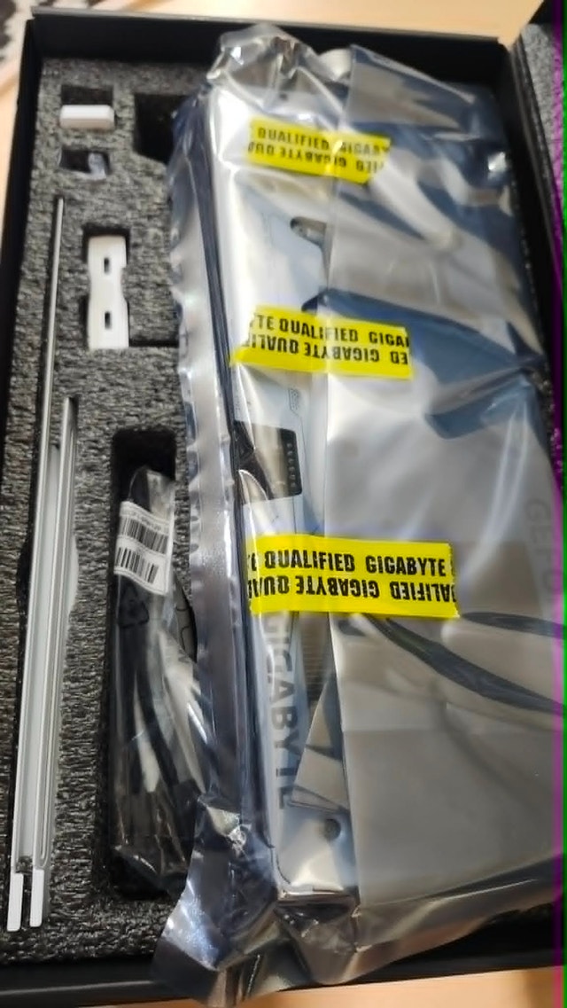 GIGABYTE RTX 5070 Ti White EAGLE OC ICE SFF 16G Graphics Card - photo 3