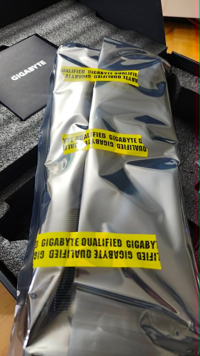 GIGABYTE GeForce RTX 5070 Ti EAGLE OC SFF 16G Graphics Card - photo 4