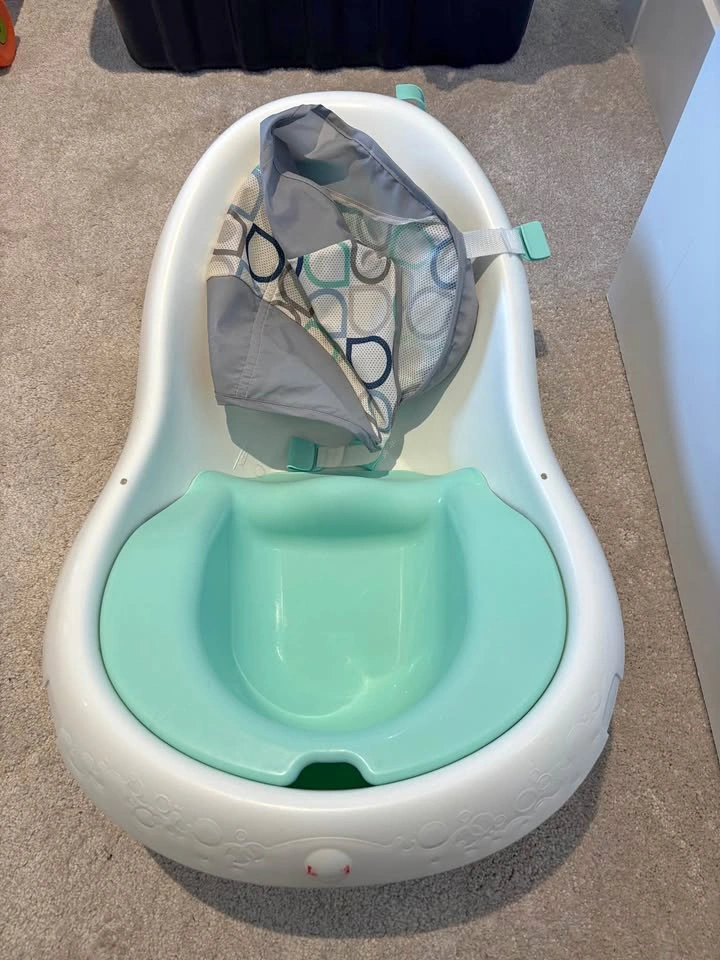 Baby bath tub