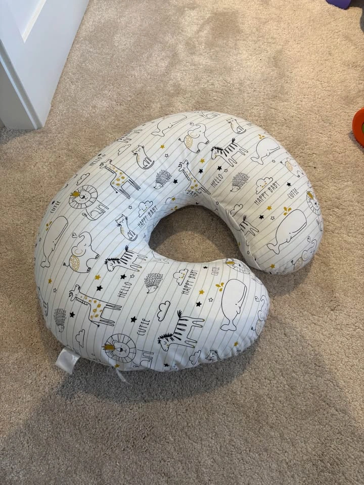 Nursing pillow - photo 2