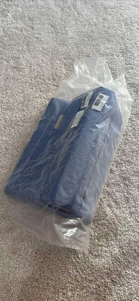 Foldable tablet pillow stand - photo 2