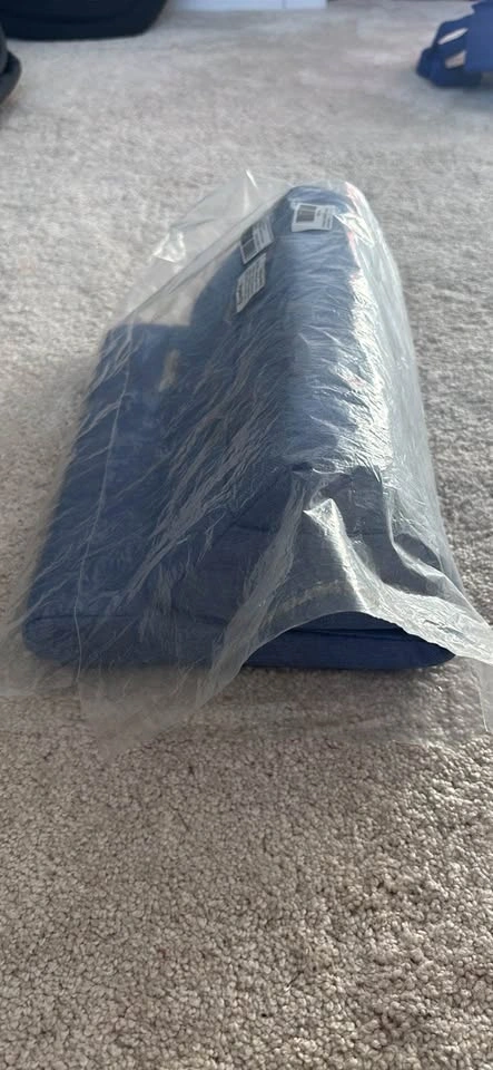 Foldable tablet pillow stand - photo 3