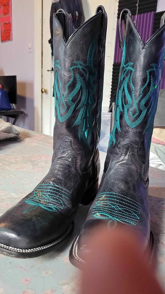 Ferriti boots (black and aqua)