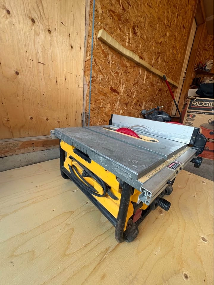 Dewalt 10 inch table saw - photo 2