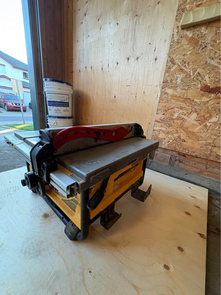 Dewalt 10 inch table saw - photo 3