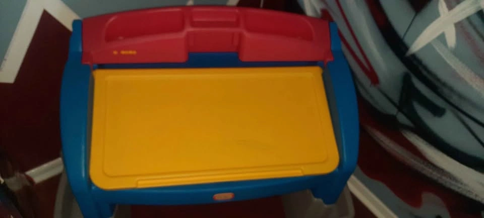 Little Tykes Art Desk - photo 2
