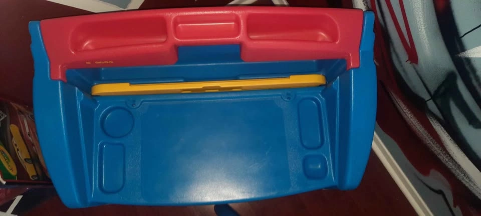 Little Tykes Art Desk - photo 3